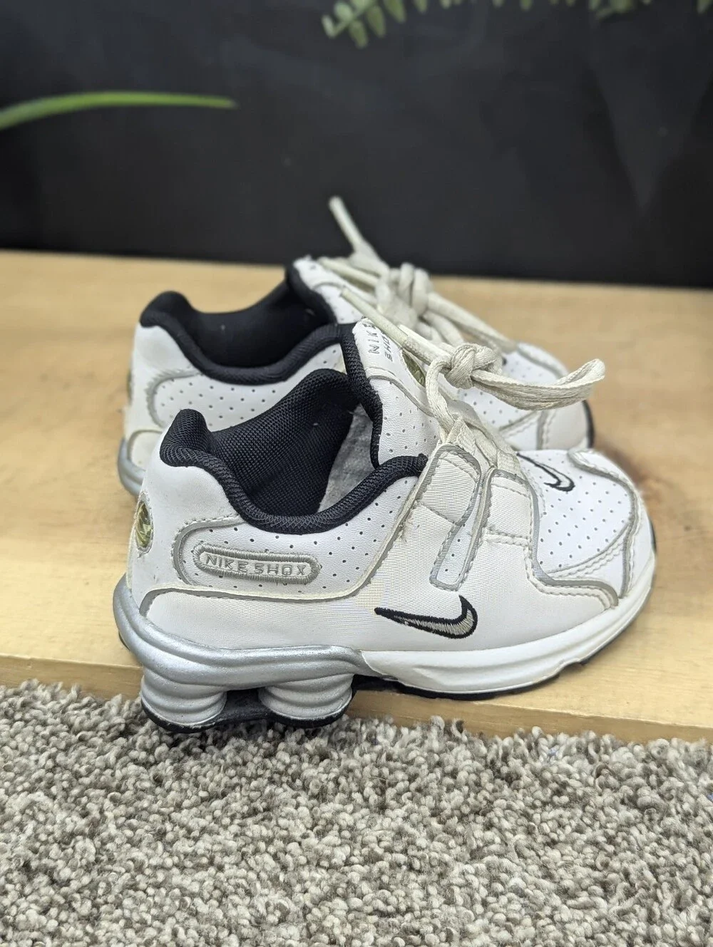 Nike Shox NZ Plus Lace-up Leather Baby Size 6C Casual Classic Walking Shoes